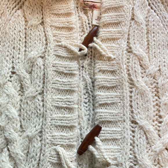 Abercrombie Sweater Size large cream/beige - Picture 5 of 5